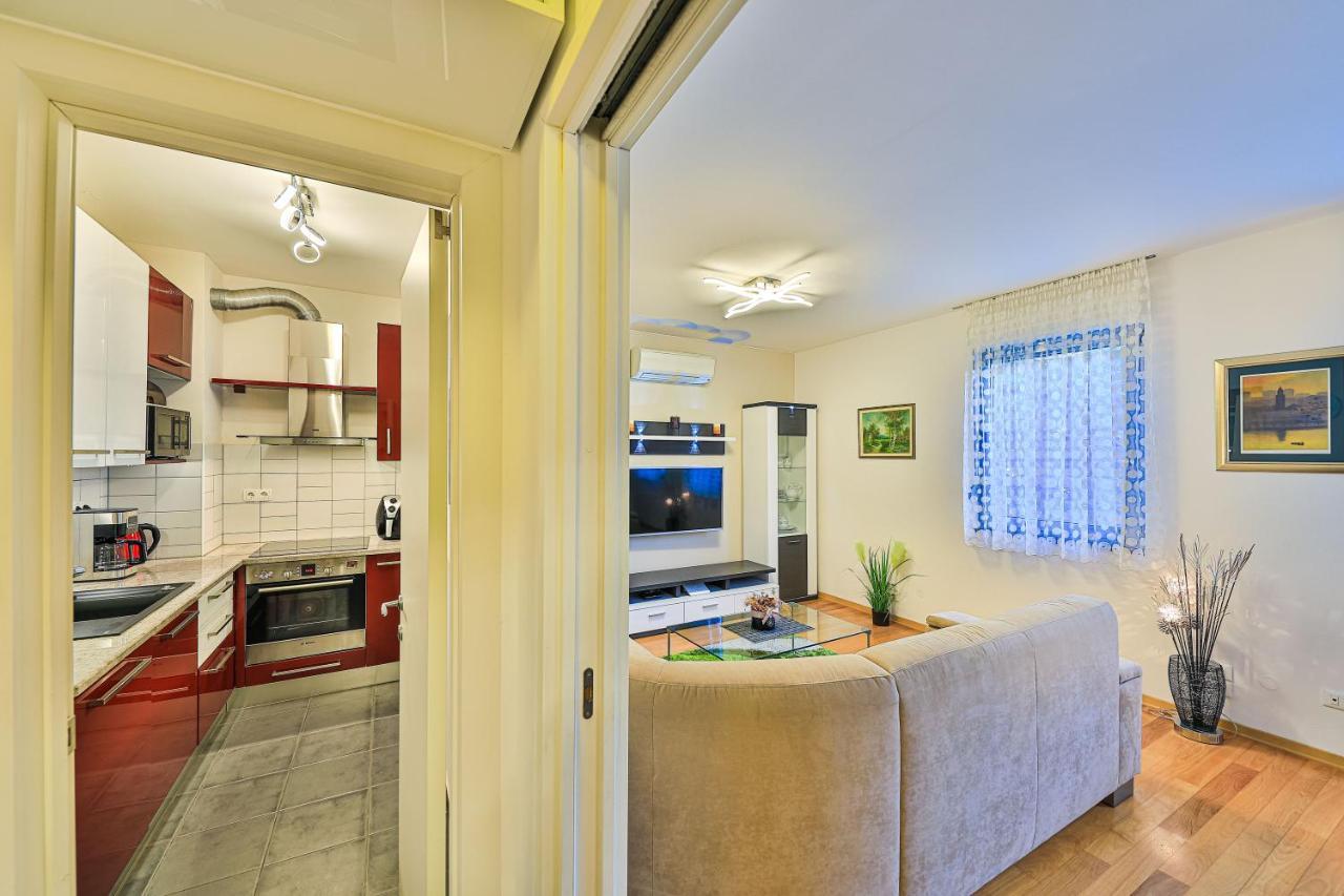 Apartman Toni Apartment Сплит Екстериор снимка